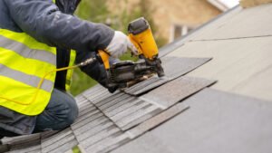 What Are Common Injuries & Risks for Roofers?